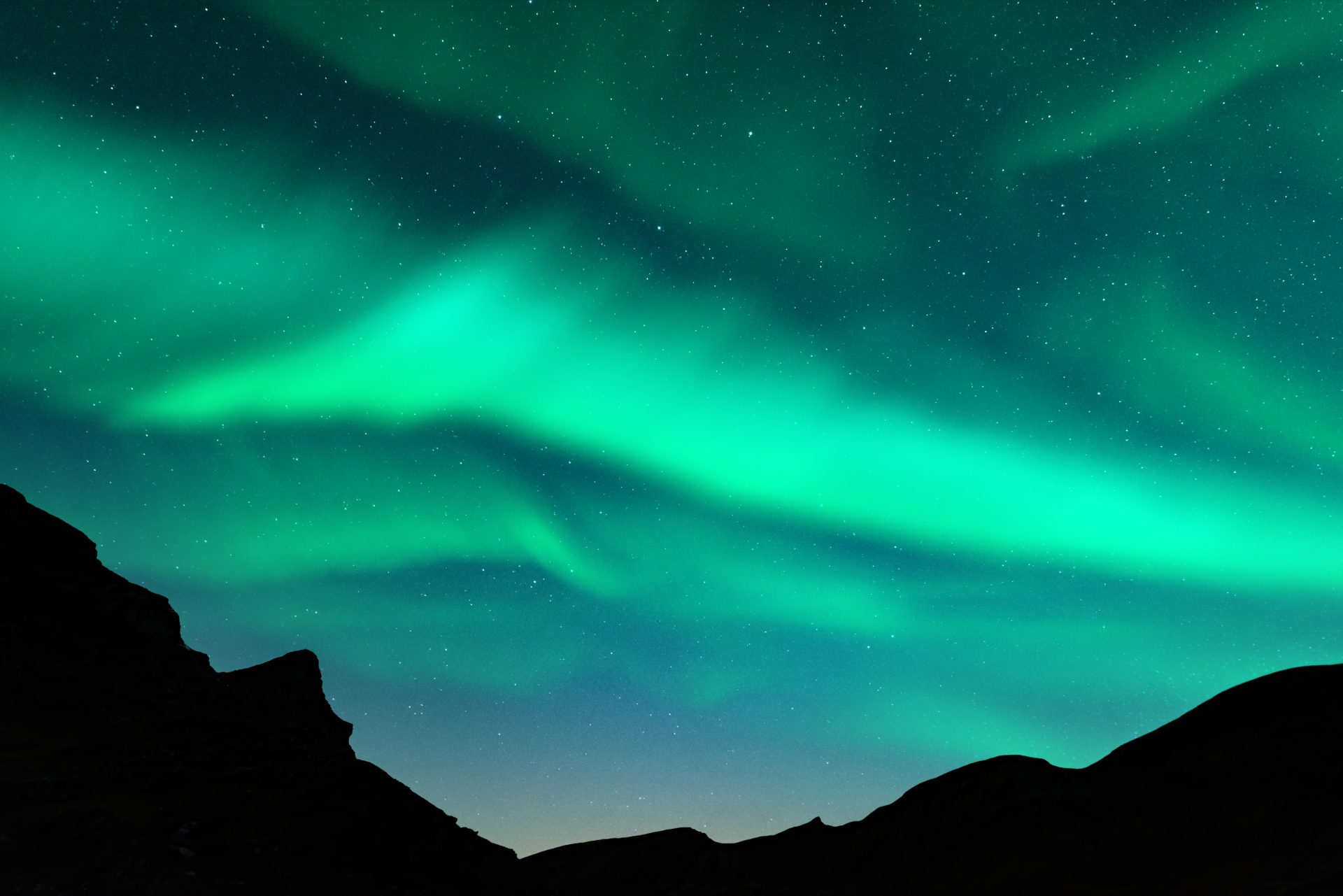 northern lights in winter mountains 2023 11 27 05 03 38 utc