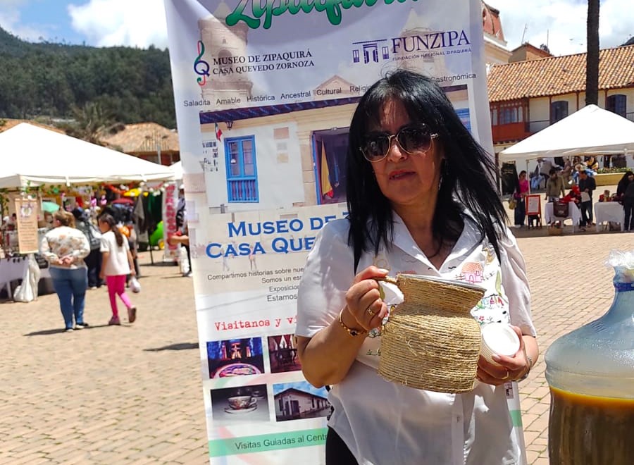 El Museo Casa Quevedo Zornoza rindio homenaje a la Chicha en el Mercado Campesino2