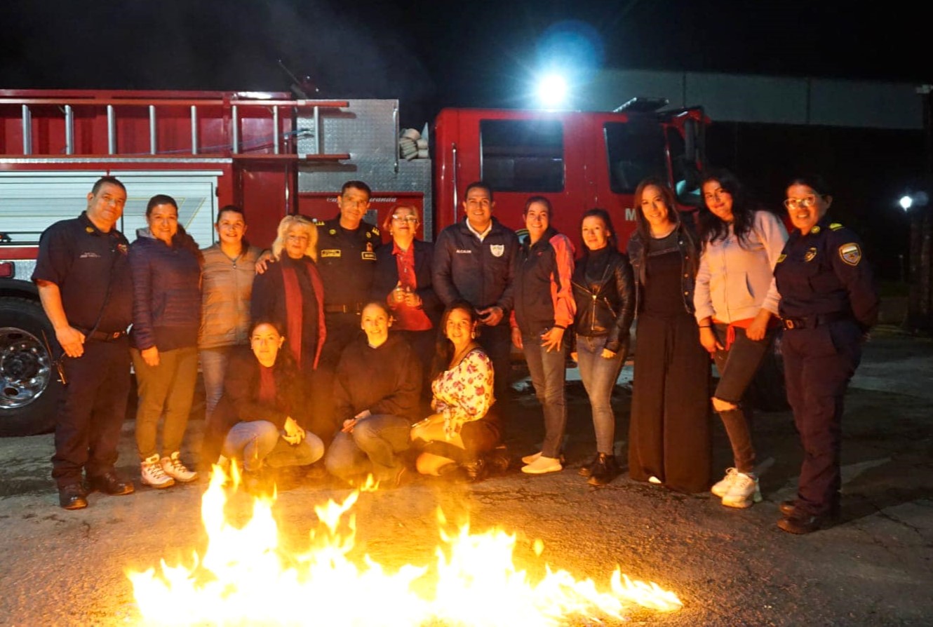 Mujeres de Fuego Lideran procesos comunitarios junto a bomberos de Tabio