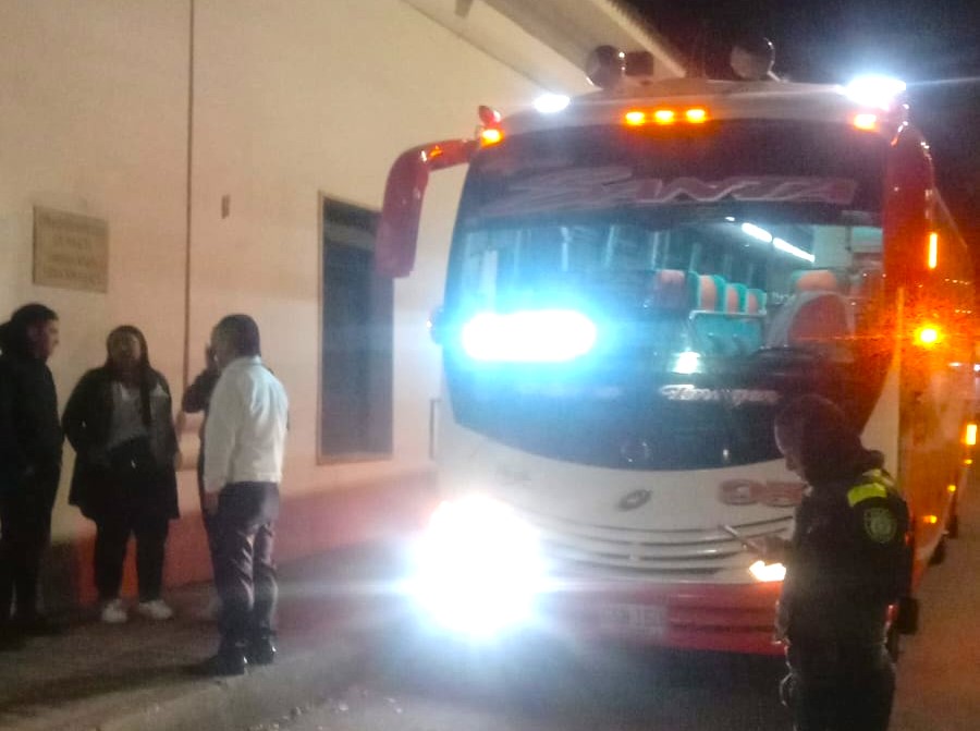 Atraco en bus de la ruta Bogota Zipaquira en la noche de ayer deja un herido en Cajica 1