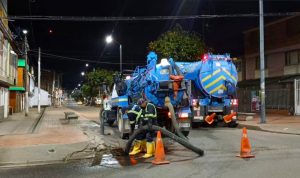 Intensifican limpieza de alcantarillados y quebradas para prevenir inundaciones en Zipaquira