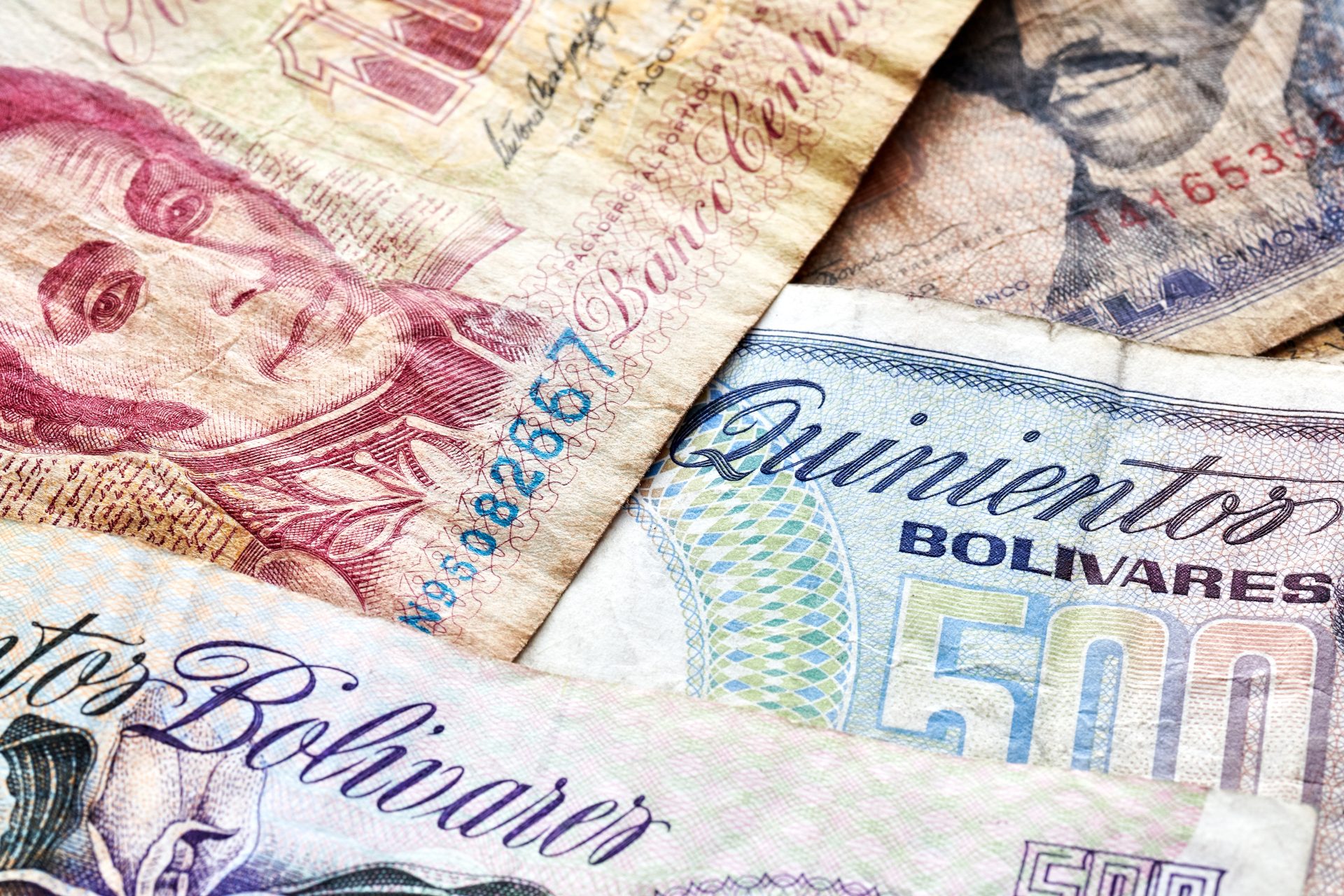 close up picture of old venezuelan bolivar banknot 2023 11 27 05 23 15 utc