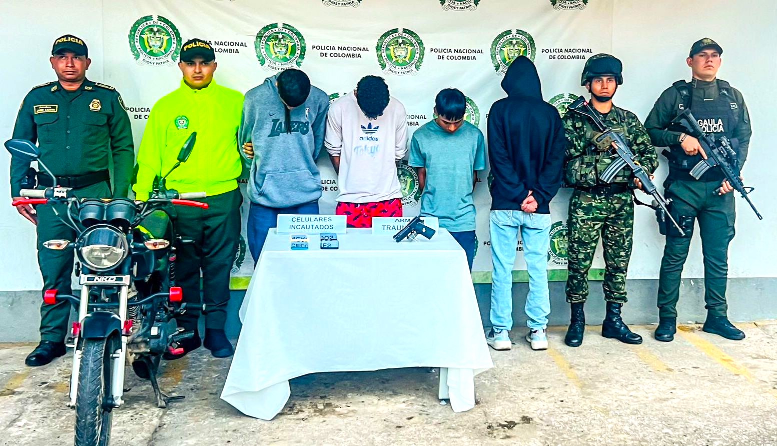 Capturan a cuatro personas por presunto incendio de microbús en Sumapaz