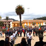 La FAC rindio homenaje en desfile por los 208 anos del sacrificio de los Martires de Zipaquira1