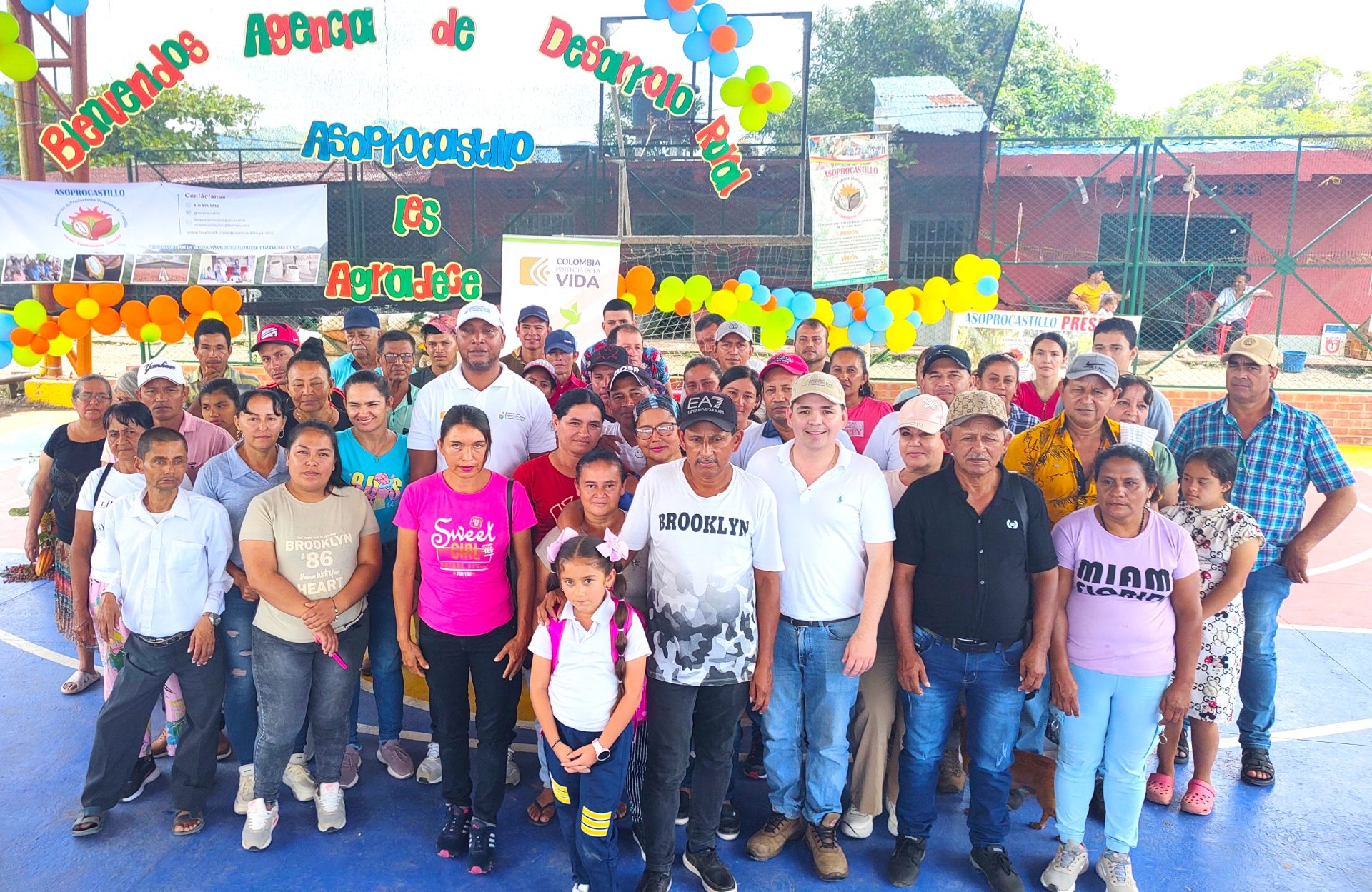 Proyecto de cacao transforma la economia de 44 familias en Yacopi 2 1
