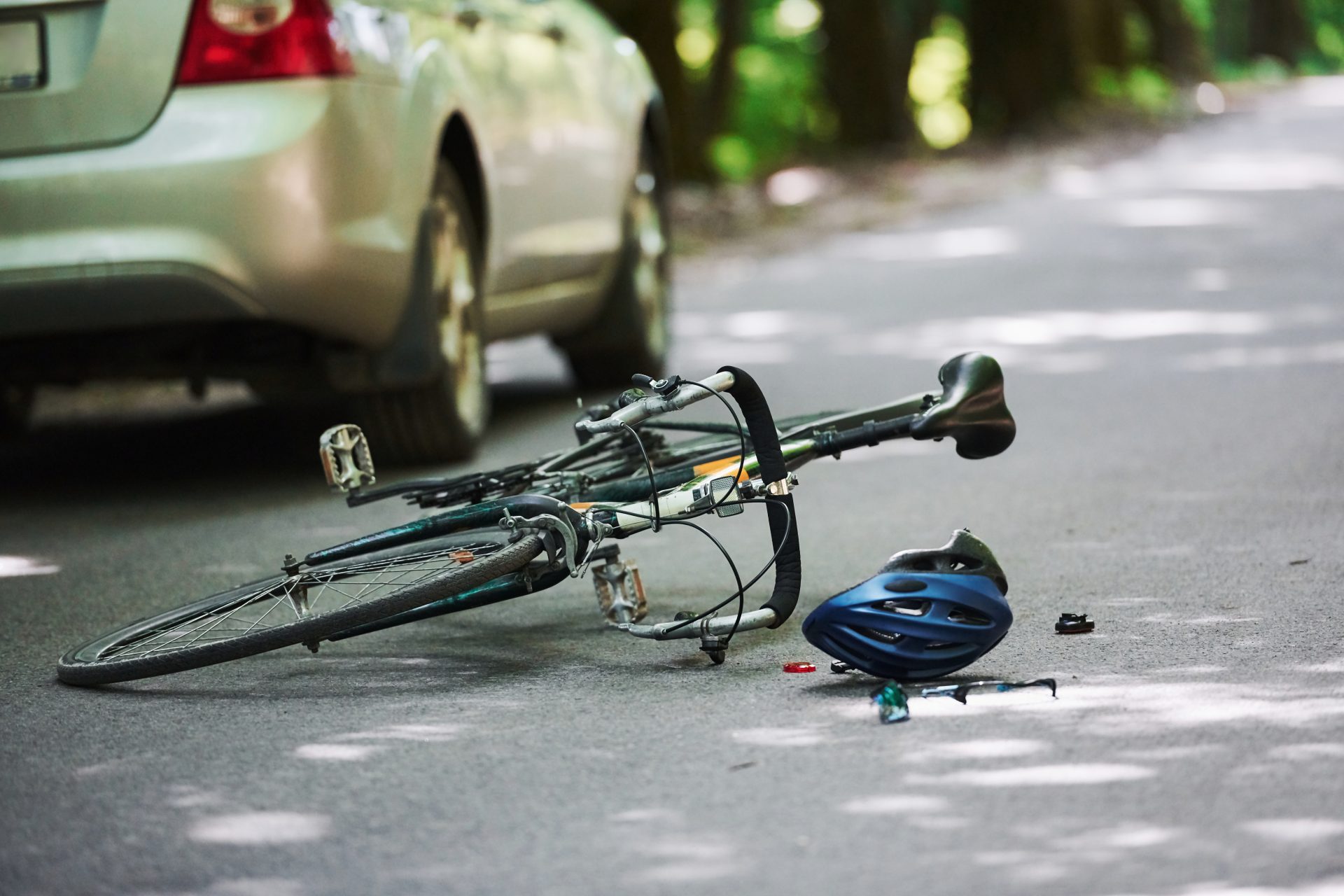 no people bicycle and silver colored car accident 2023 11 27 05 14 00 utc