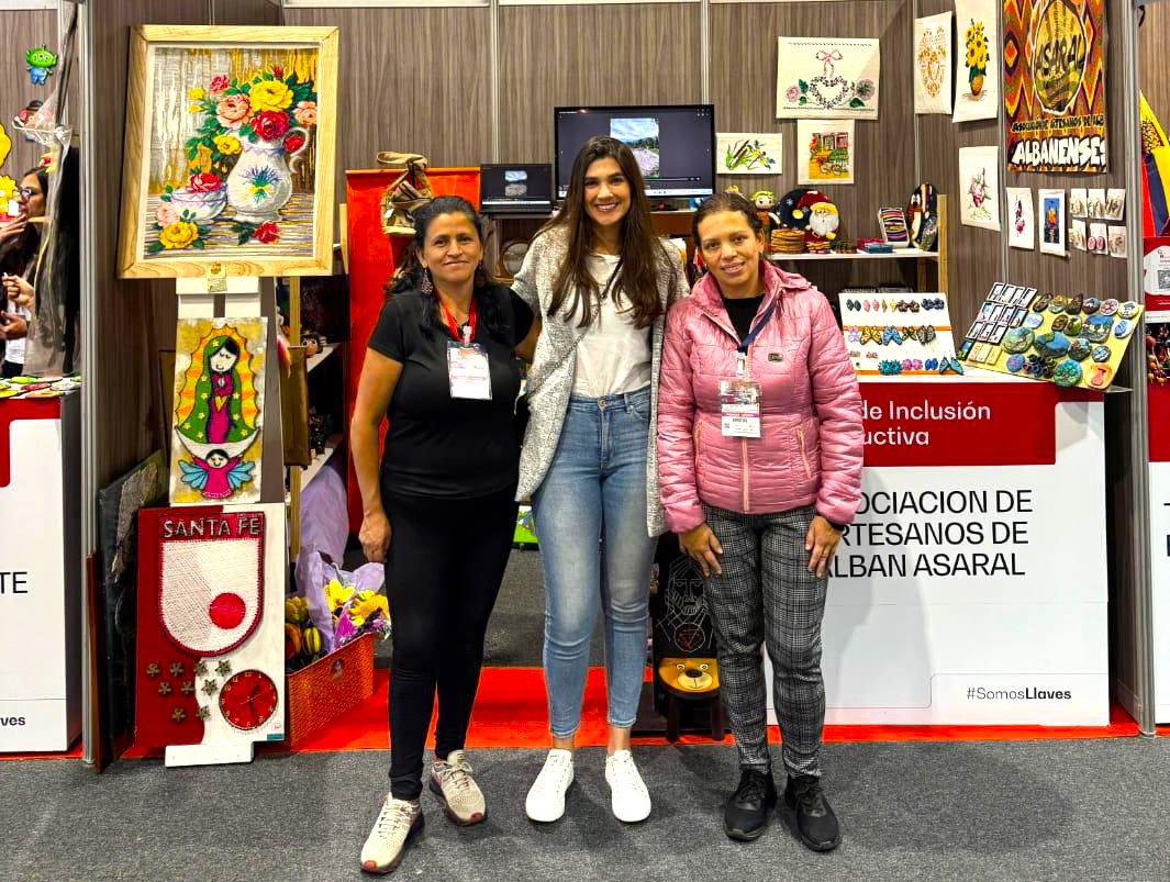 Artesanas de Albán en la Feria del Hogar de Bogotá.
