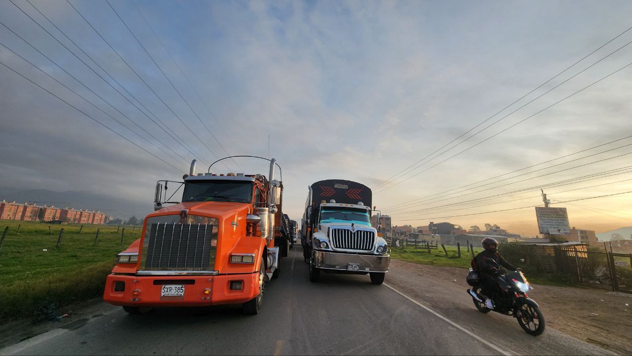 Desabastecimiento y caos por paro camionero en Cundinamarca
