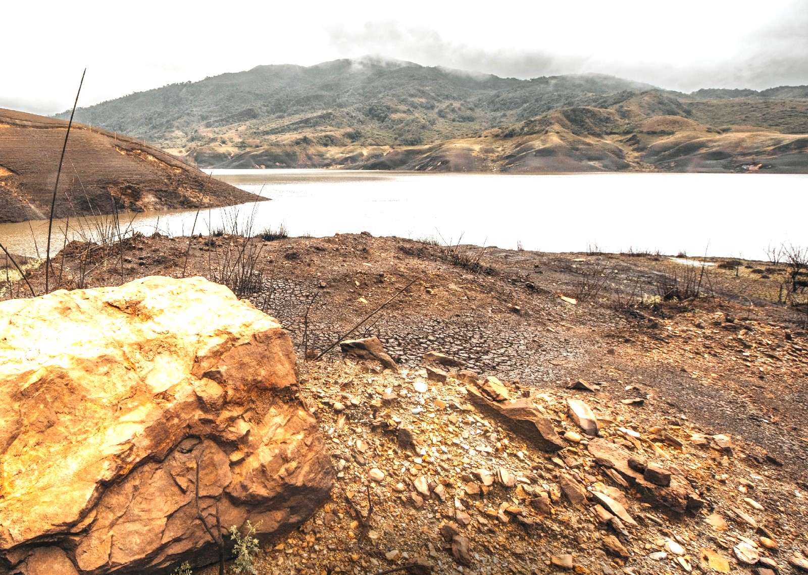 Grave sequia en Bogota Alcalde Galan pide reducir al maximo el consumo de agua