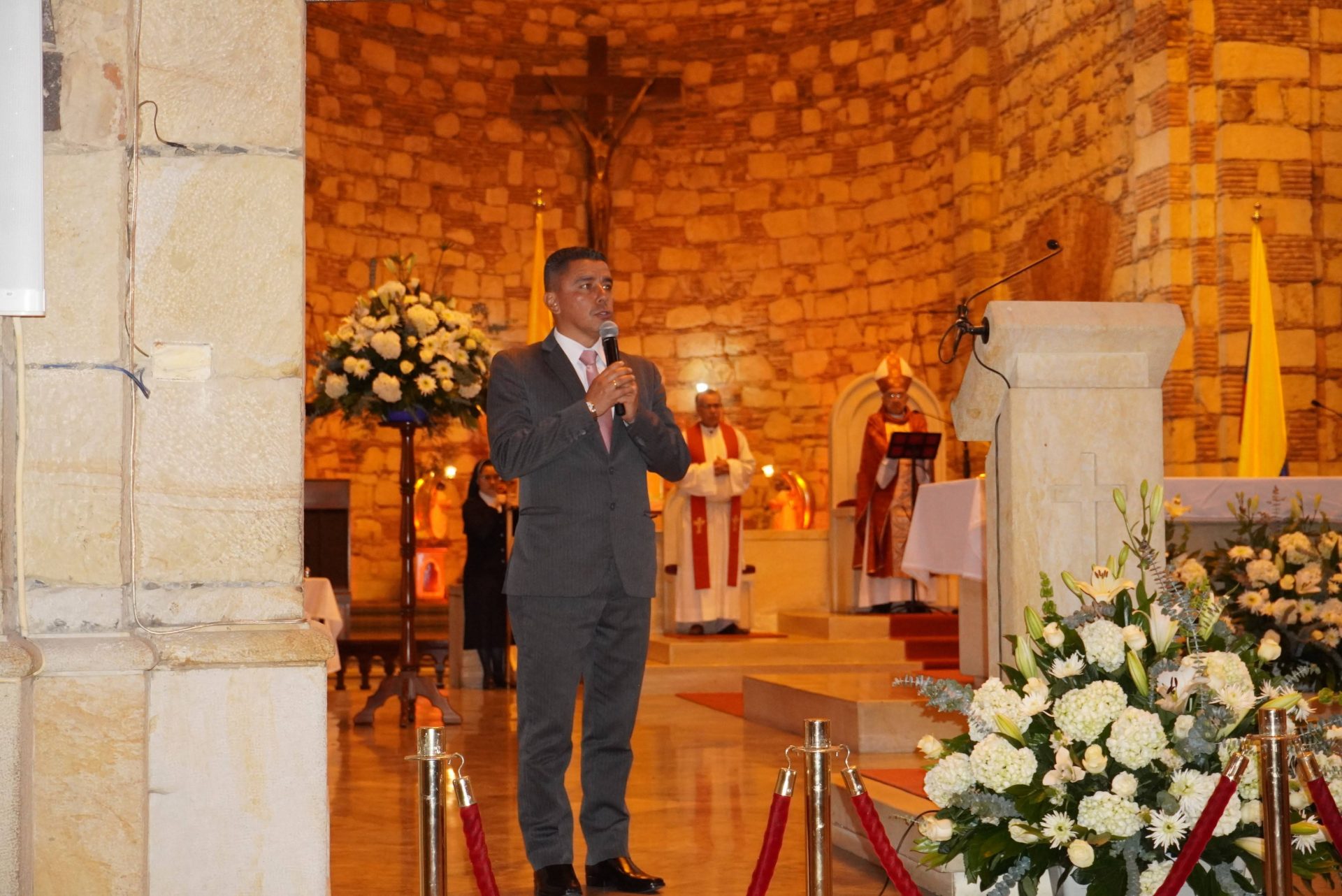 Obispo Hector Cubillos Pena Santa sofia 107