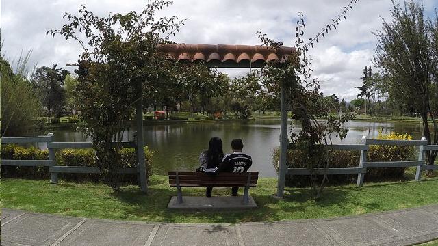 Parque en Bogota tiene un toque romantico como Paris con candados del amor 1