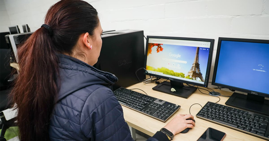 bogota empodera a las mujeres con curso gratuito de habilidades digitales