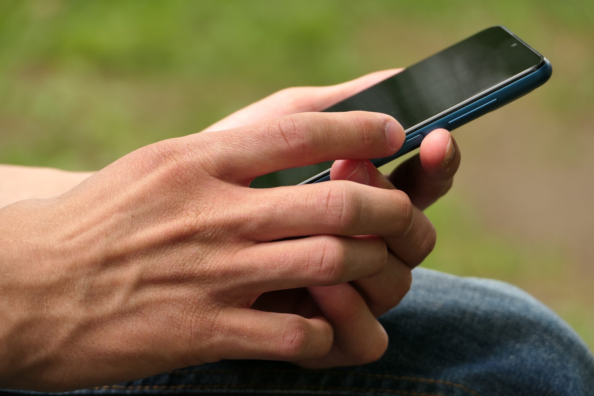cell phone smartphone in the hands of a man 2024 05 27 02 07 34 utc