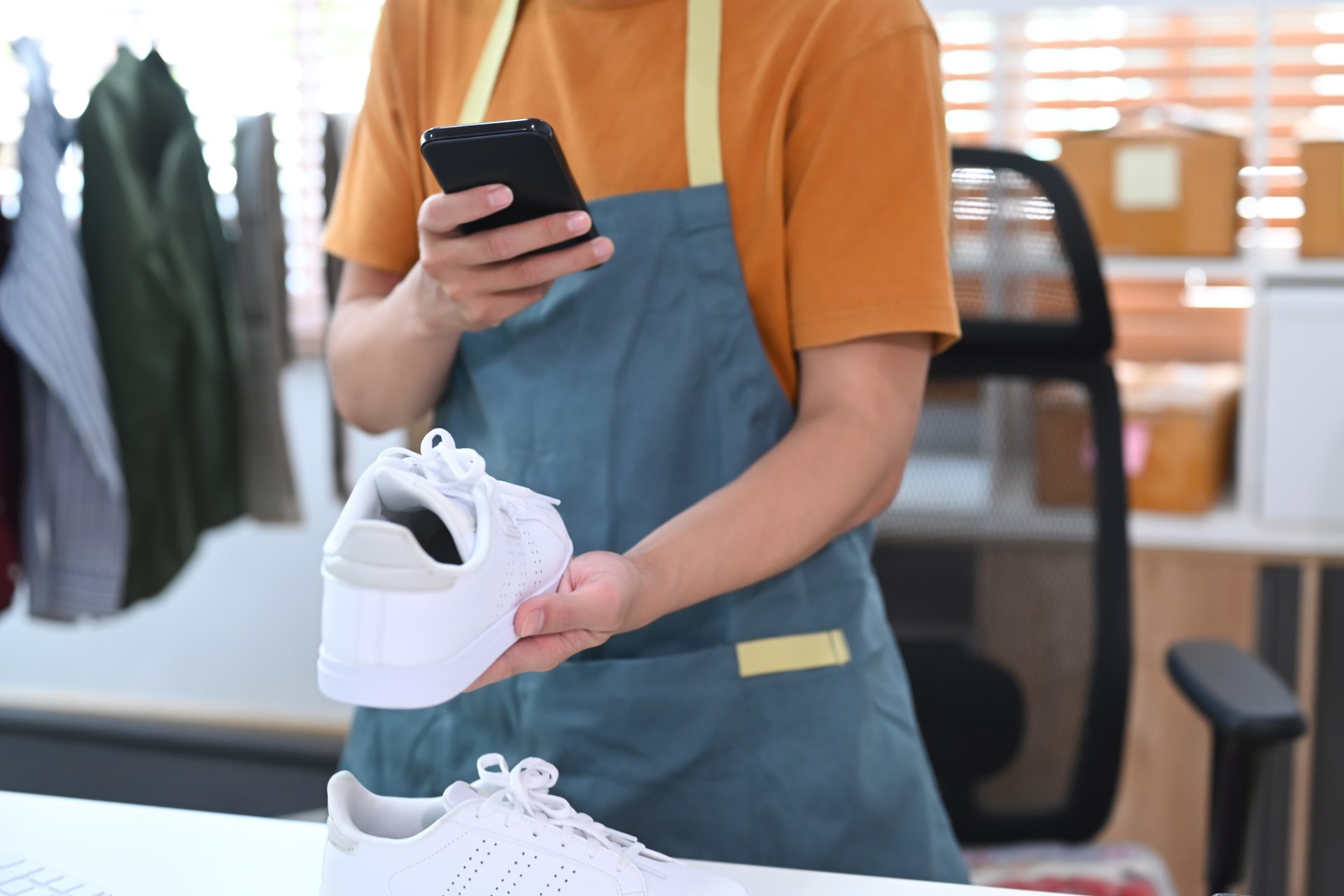 man taking photo of product with smart phone for p 2023 11 27 05 17 33 utc