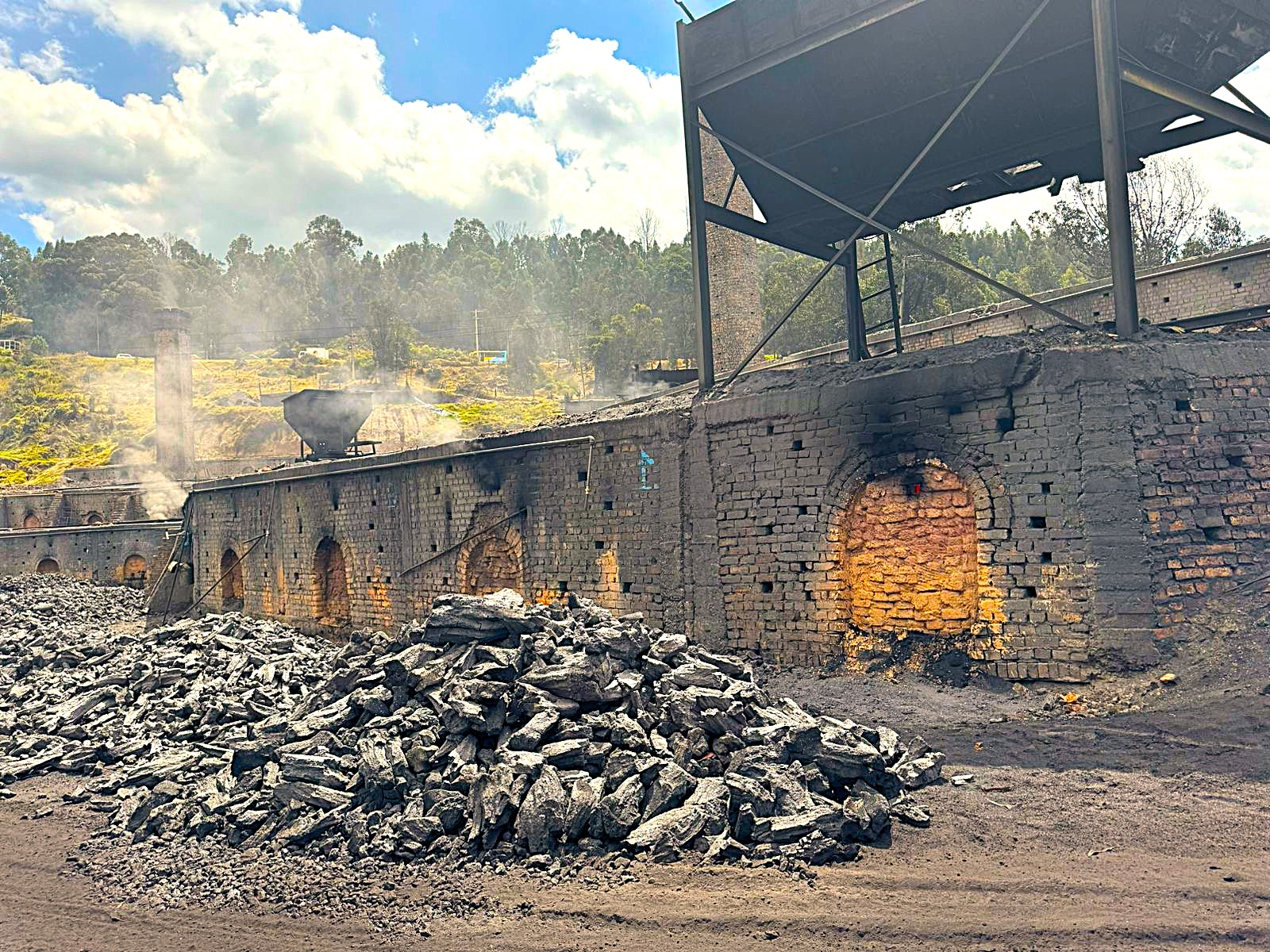 Clausura de minas de coque en Nemocón por operar sin permisos ambientales
