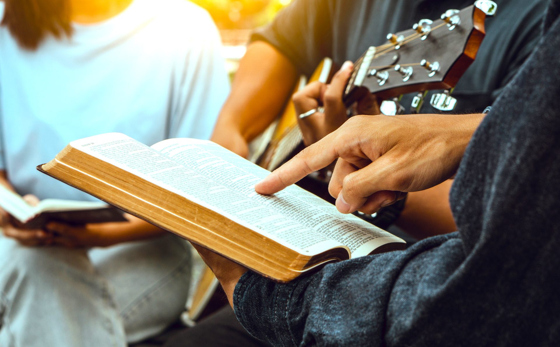 Con el lema ‘La Biblia lo Cura Todo se llevo a cabo en Chia el dia de la Biblia1