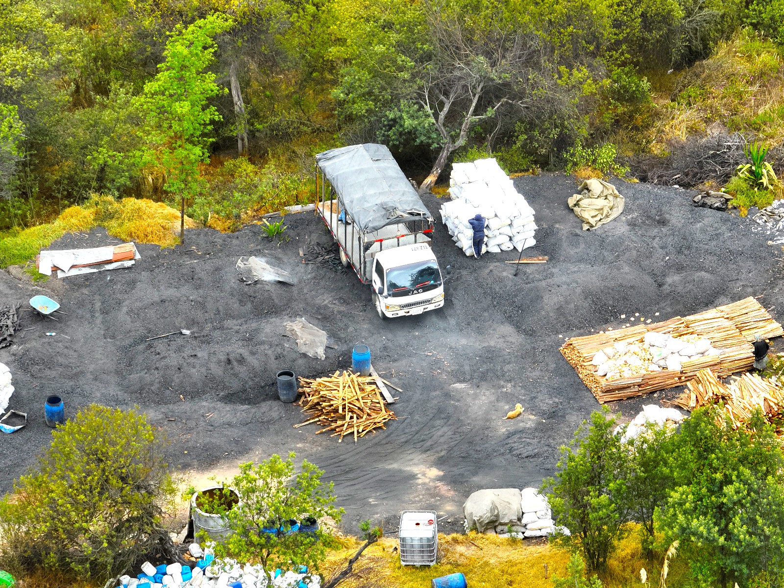 Descubren quema ilegal de carbon vegetal en Nemocon que causo grave dano ambiental1