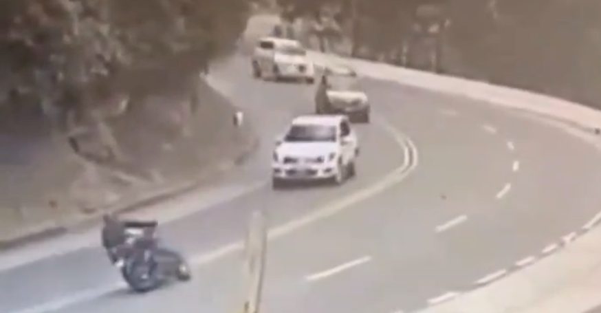 Identifican al conductor que presuntamente causo grave accidente vial entre Mosquera y La Mesa y huyo tras chocar a motociclista