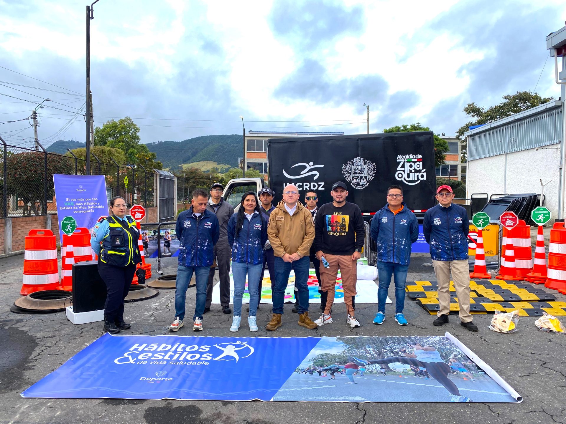 Zipaquira Envigado y Soacha reciben en total 426 elementos para uso exclusivo de ciclovias