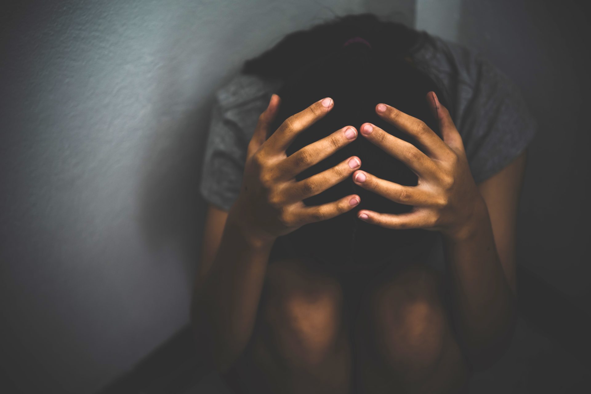 Corte revoca condena a mujer por homicidio y ordena su liberacion tras evaluar violencia de genero