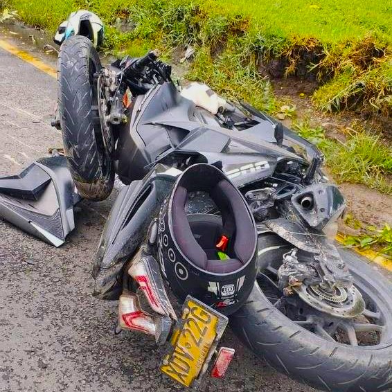 Tragedia en la Autopista Norte caida de arbol deja una joven fallecida y 12 heridos2