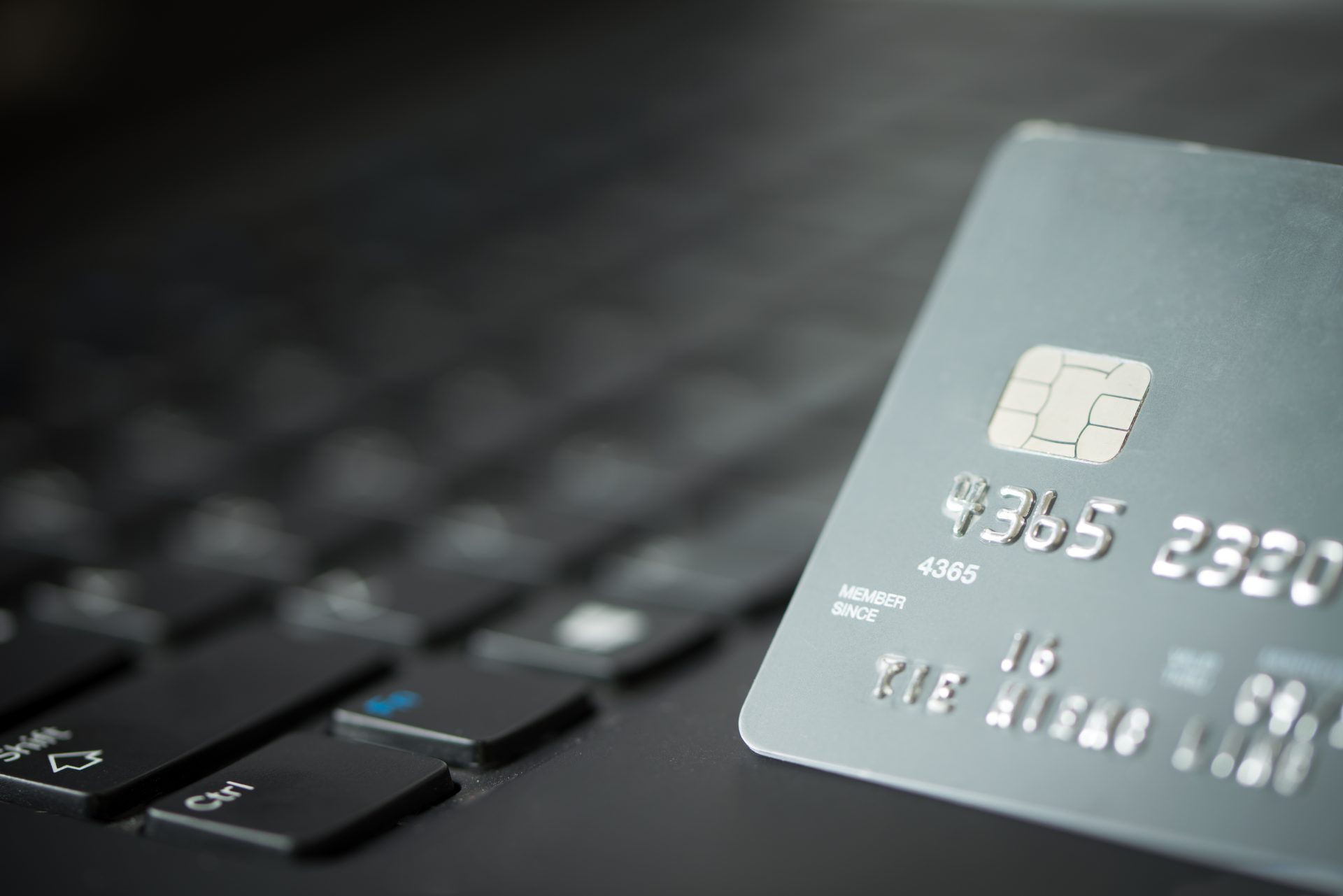 credit card on laptop 2023 11 27 04 54 40 utc