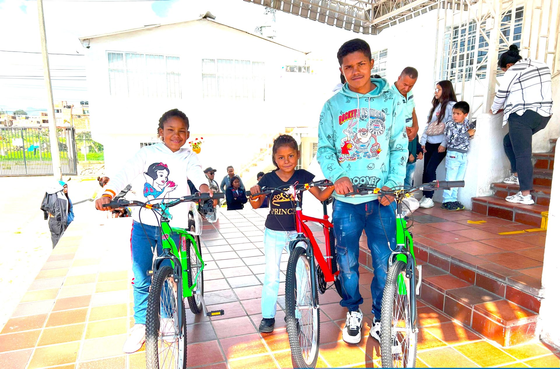 Donan mas de 50 bicicletas a estudiantes de Cajica dentro del programa ‘Bici a tu colegio