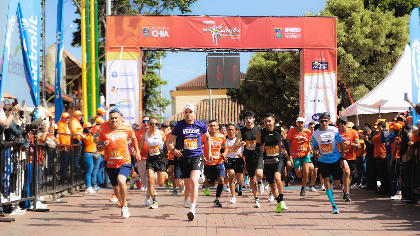 Peru se impuso en la Carrera San Silvestre 2024 de Chia con Jovana de Cruz y Rene Champi 1