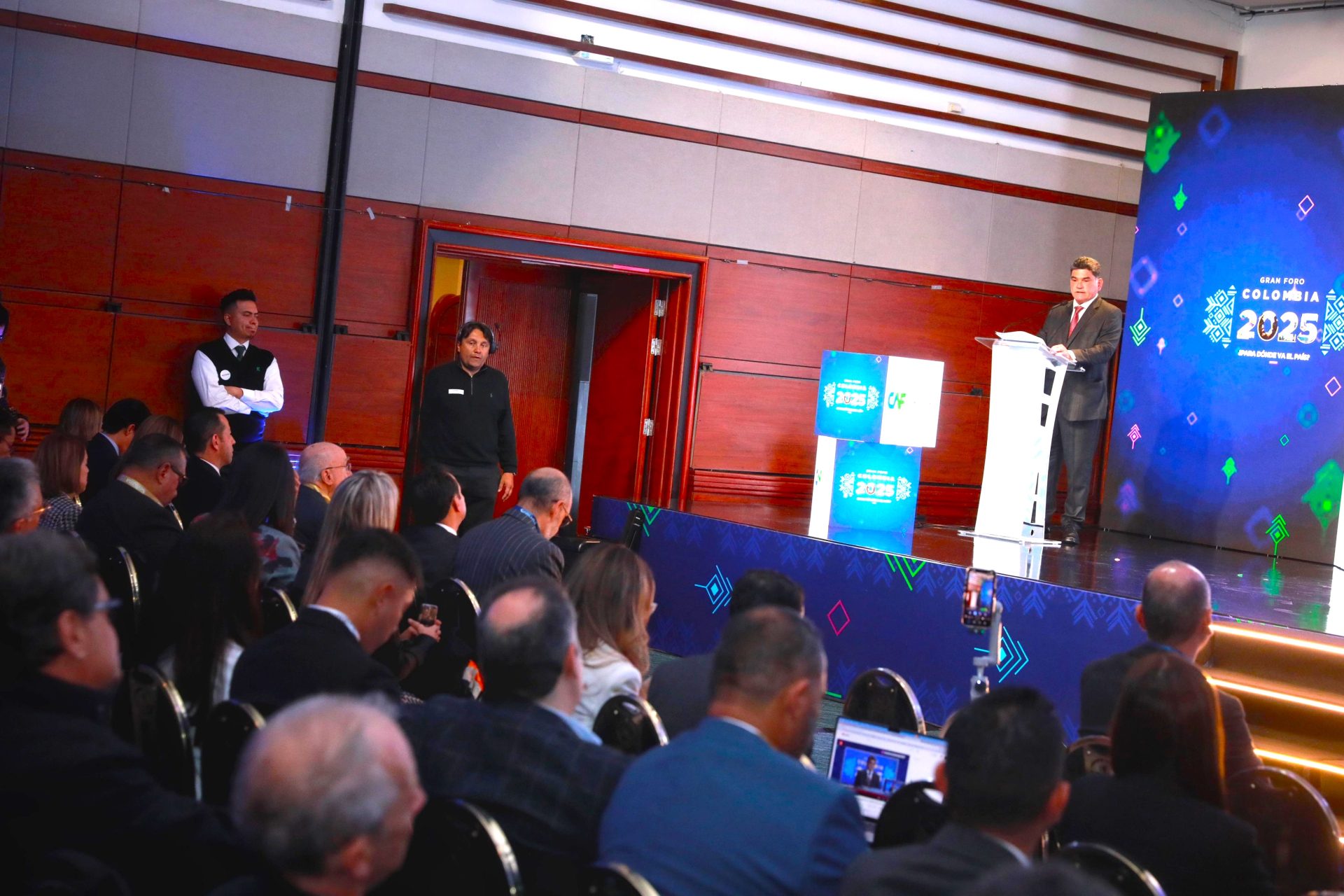 Solo el sector publico no alcanza a jalonar la economia Gregorio Eljach2