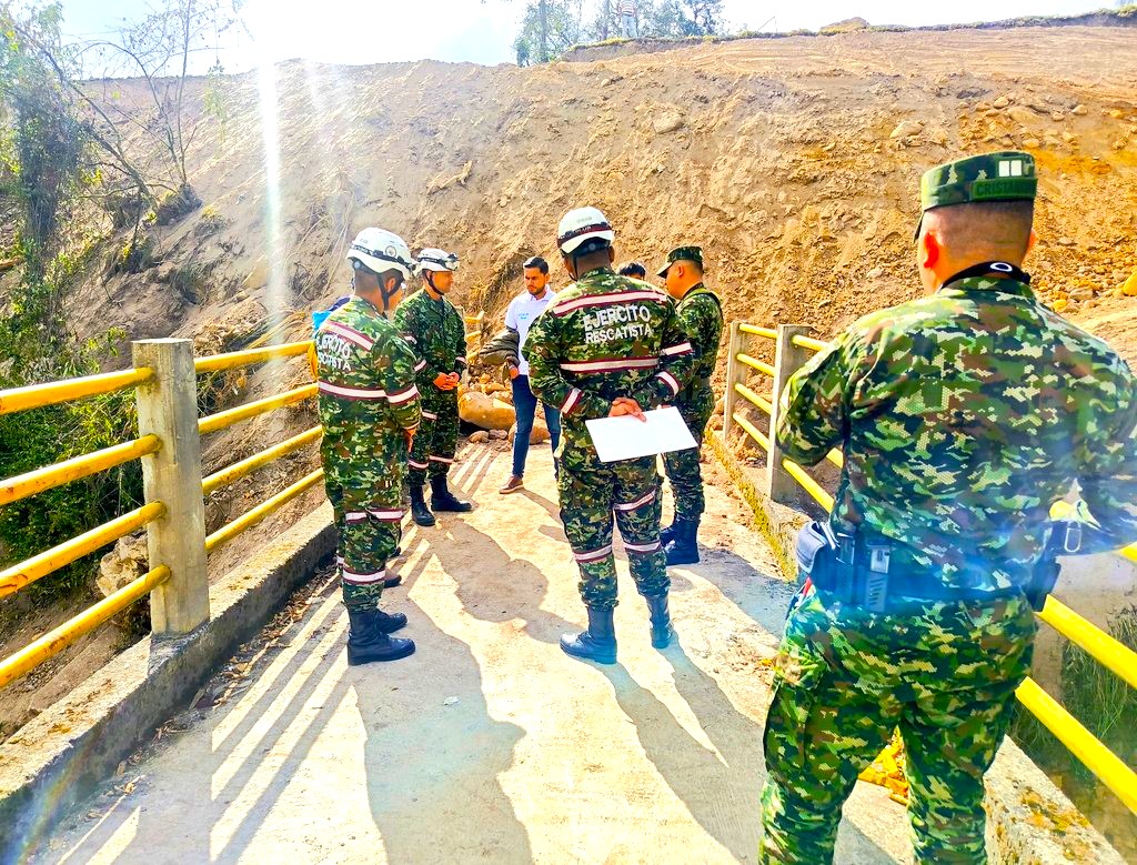 Con mano de obra militar se construyen ocho obras en Cundinamarca