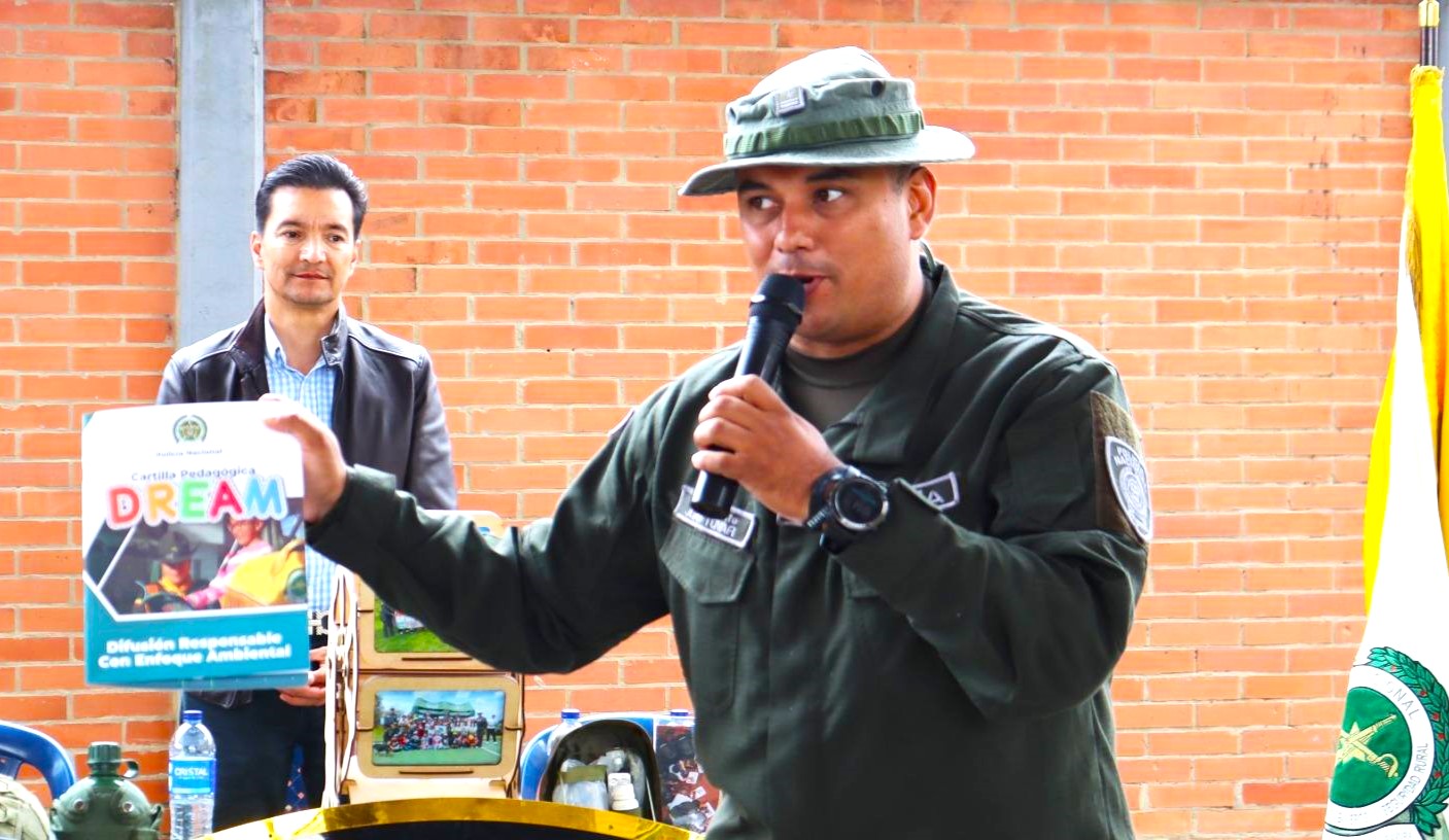 Lanzan la cartilla DREAN para proteccion ambiental en colegios rurales de Tocancipa1