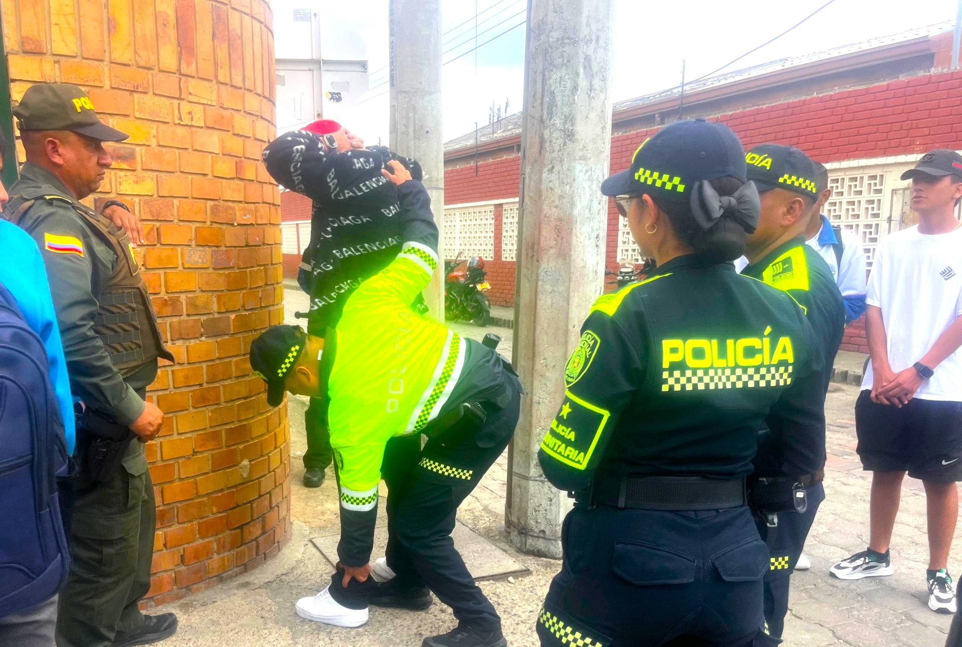 Policia refuerza seguridad en colegios de Chia con la campana Entornos Escolares Seguros2