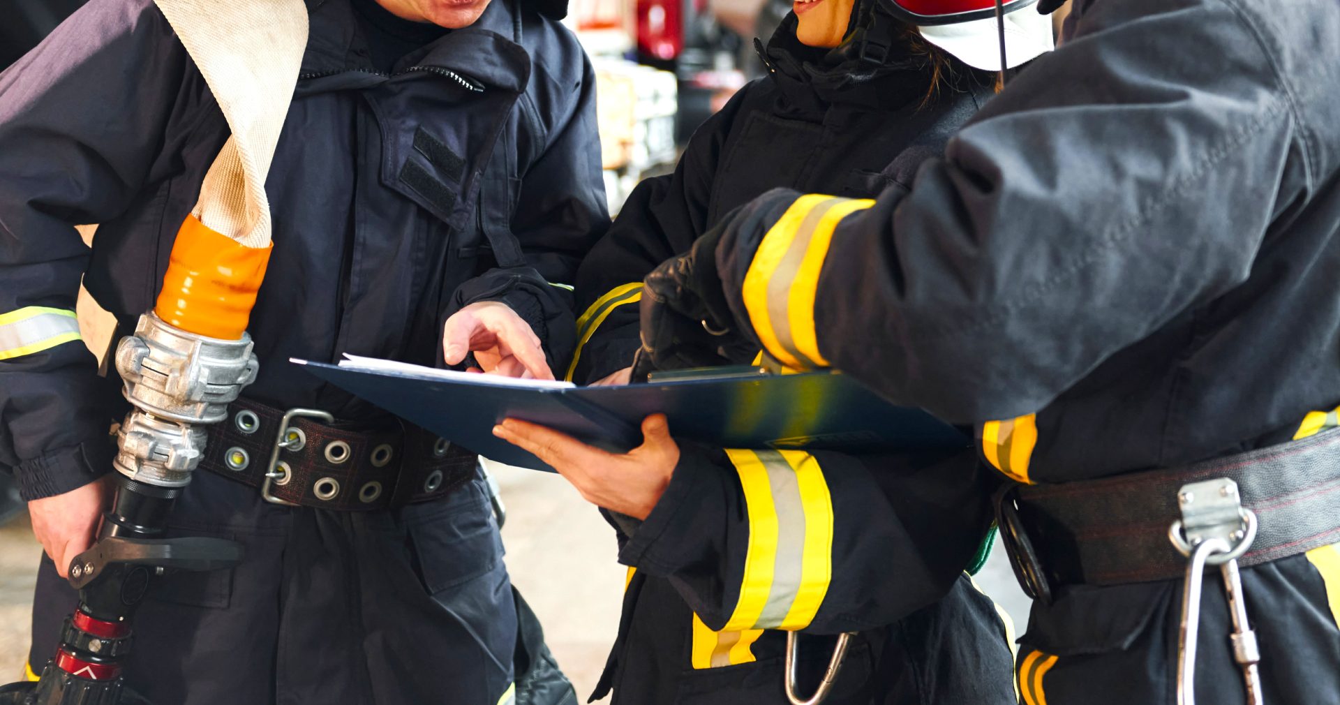 Bomberos de Cogua aseguran su operacion en 2025 al firmar nuevo convenio con la Alcaldia1