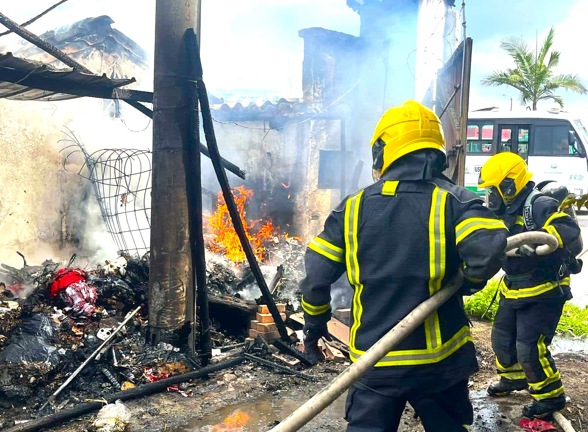 Fuego en edificacion historica de Chia este fue el posible factor que avivo las llamas