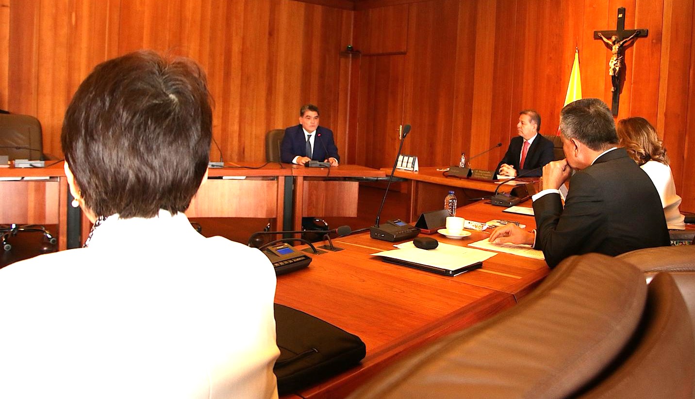 Gregorio Eljach reafirma compromiso con la democracia y la lucha anticorrupcion