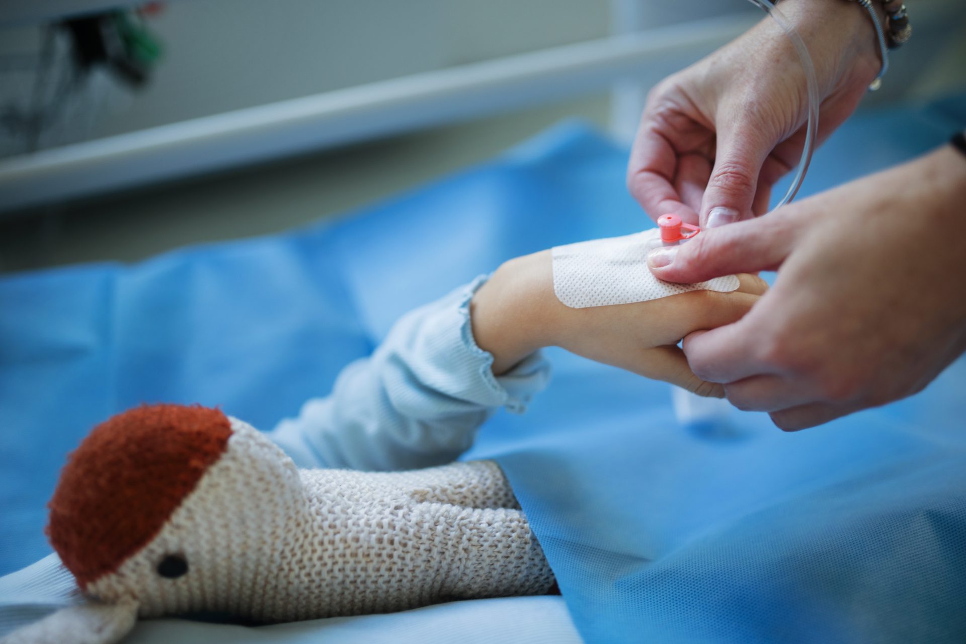 clse up of insertion cannula at pediatrics 2024 10 18 09 23 54 utc