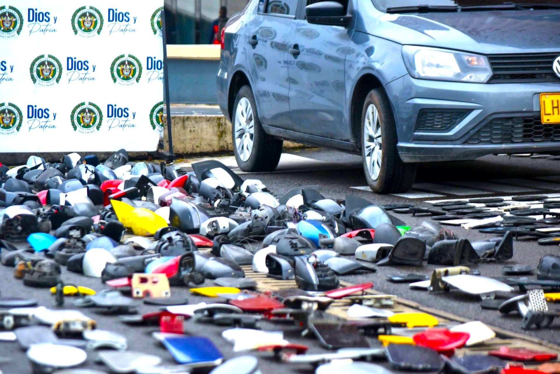 Cae red de autopartes robadas en Bogota1