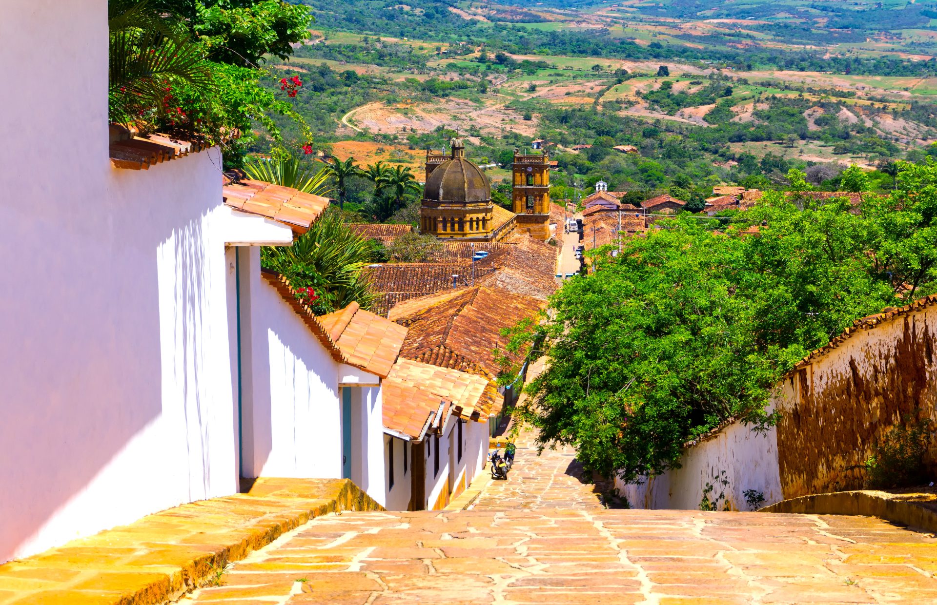 Colombia proyecta record de 300.000 turistas para Semana Santa 20253