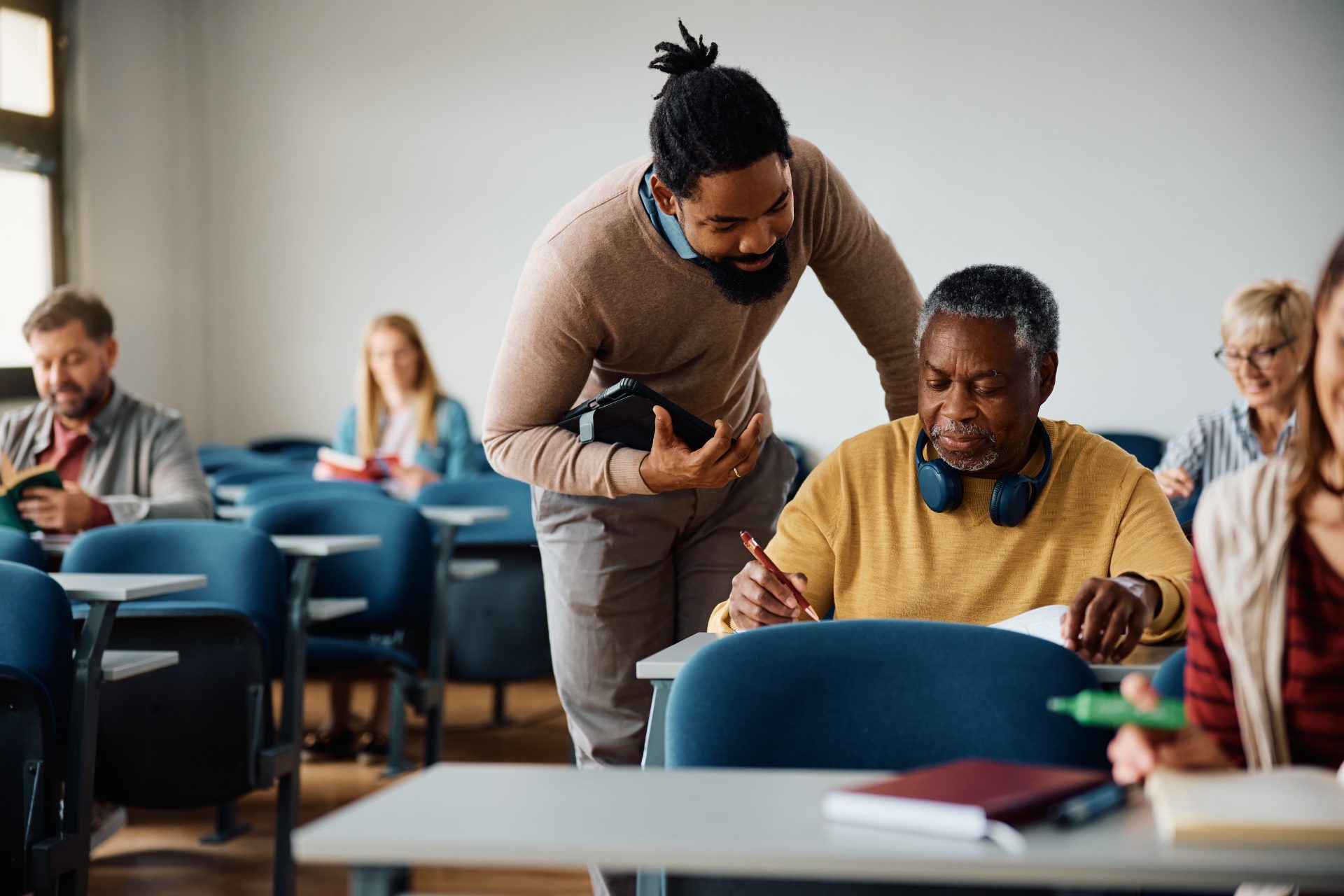 Invertir en Educacion Adulta Claves para el Crecimiento Profesional y Personal