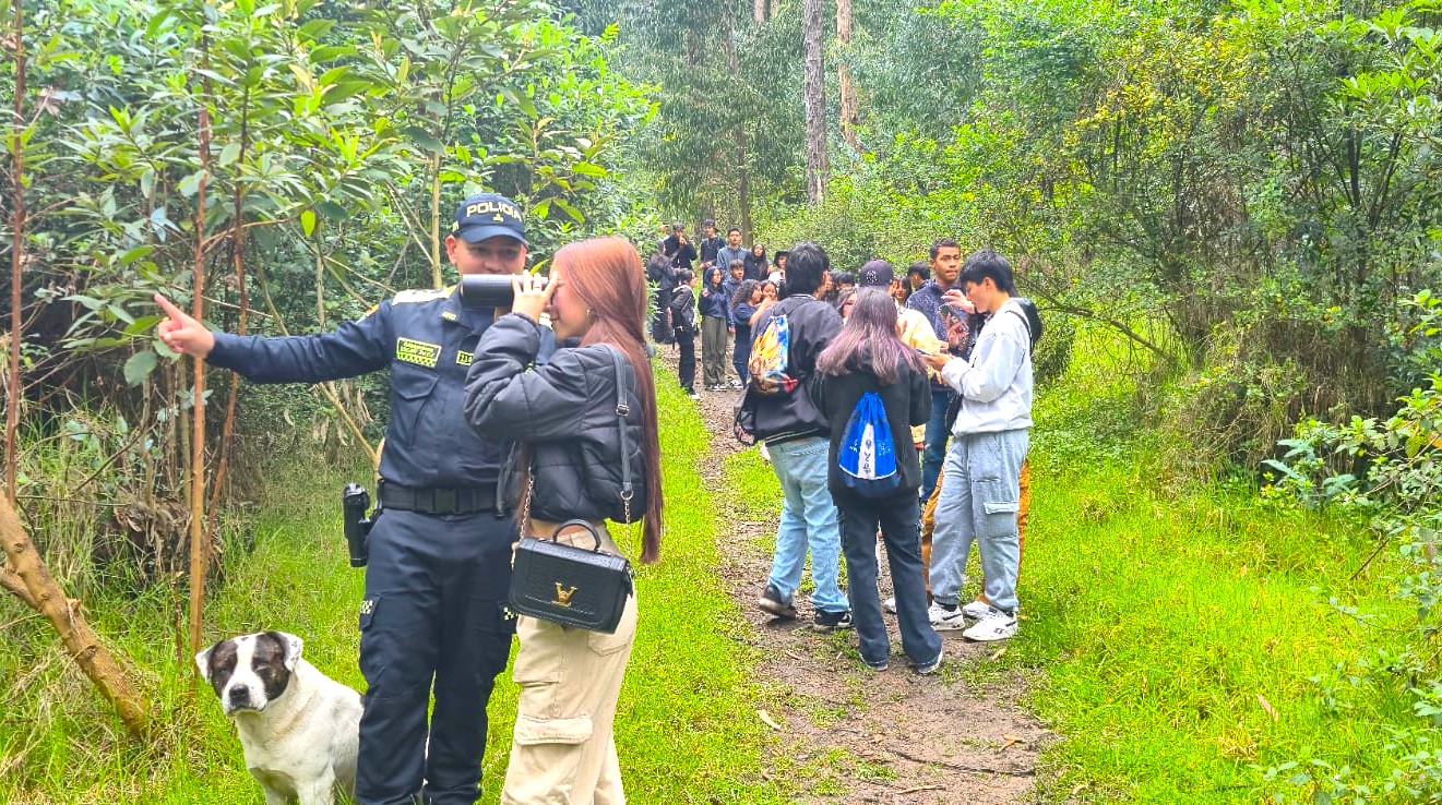 Avistamiento de aves en el Parque de La Sal Zipaquira brillo en el Global Big Day 20251