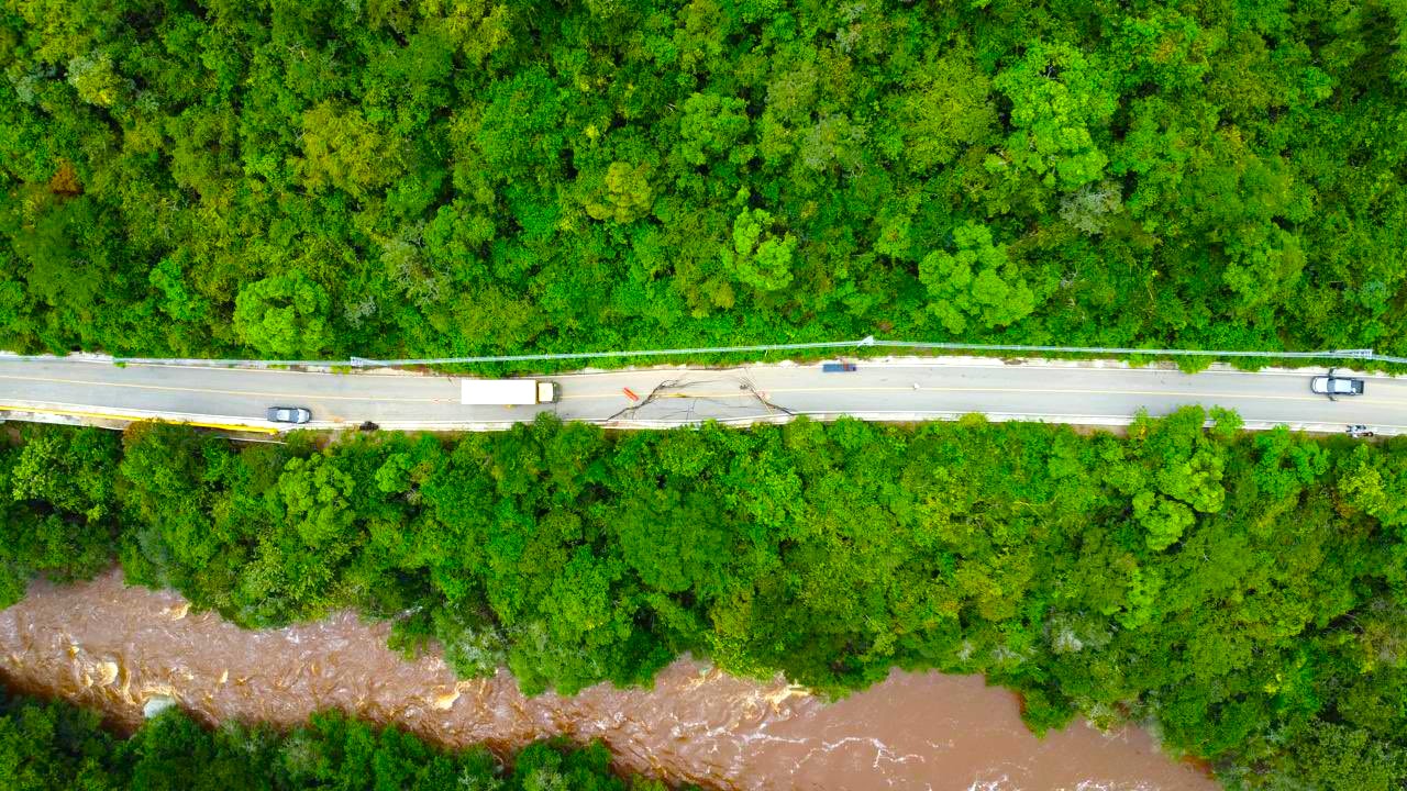 Creciente del rio Sumapaz colapsa via Boqueron–Pandi