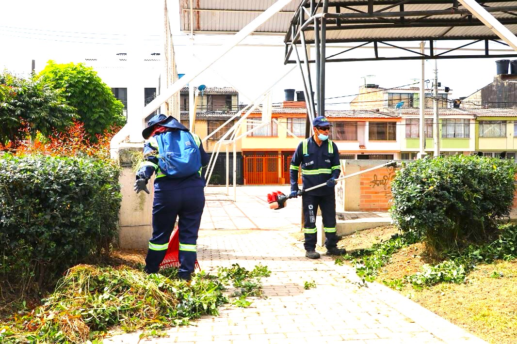 EPZ avanza con su plan de poda recoleccion vegetal limpieza de quebradas y alcantarillados2