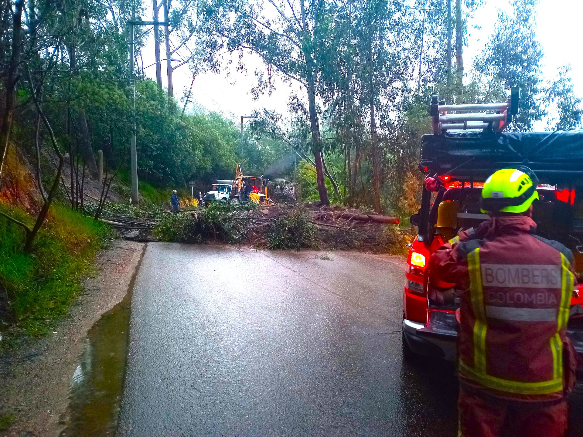 Emergencias por lluvias colapsan la via Tabio–Cajica