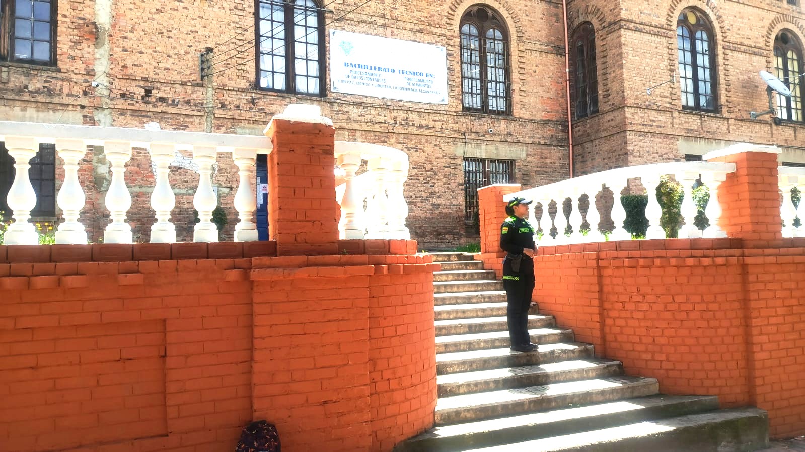 Policia de Infancia y Adolescencia refuerzan seguridad escolar en Zipaquira1