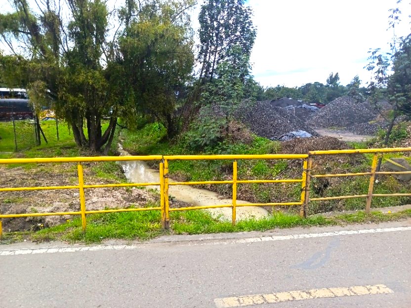 Vertimiento ilegal de aguas residuales en Cajica amenaza quebrada y biodiversidad 2