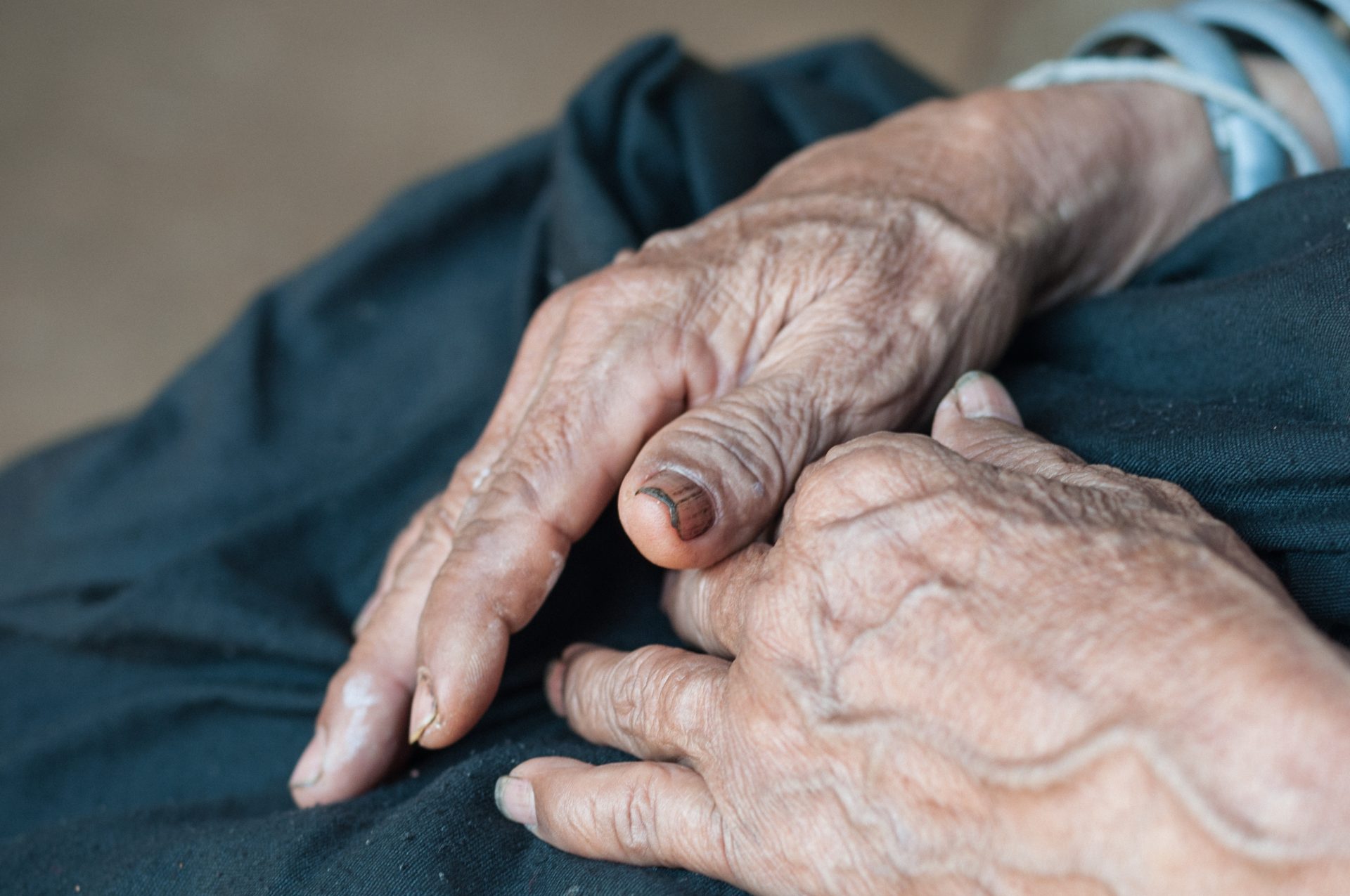 hands 2025 01 09 05 04 05 utc