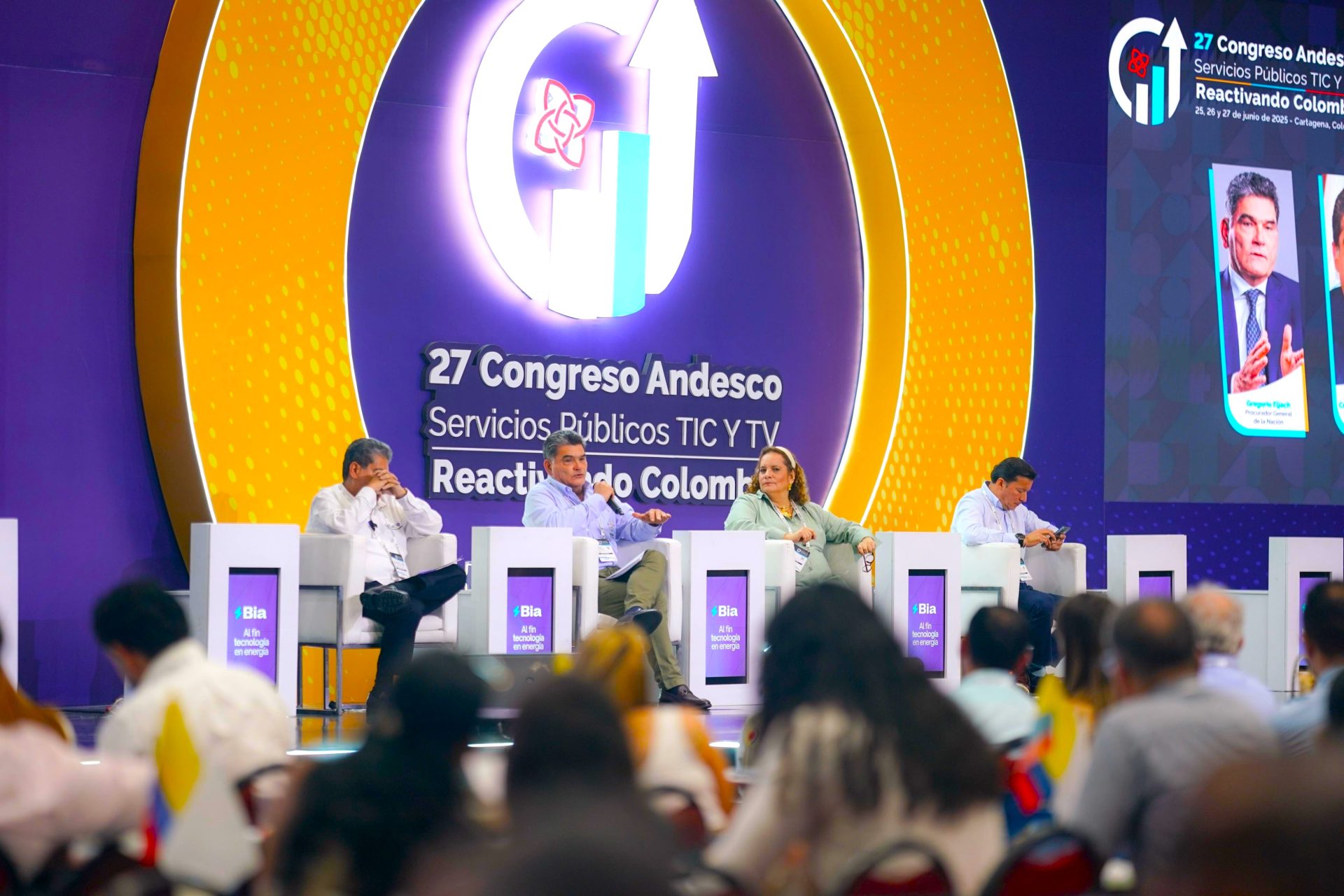 No es con papeletas tampoco con pataletas es con elecciones PGN2