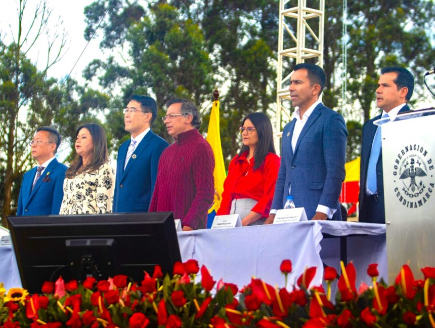 Regiotram de Occidente el tren electrico que conectara Cundinamarca y Bogota desde 20271