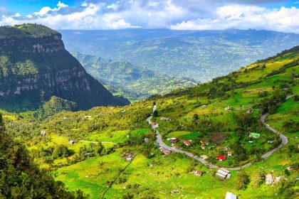 Rescatan a 19 turistas extraviados en el Alto del Indio durante caminata ecologica en Choachi