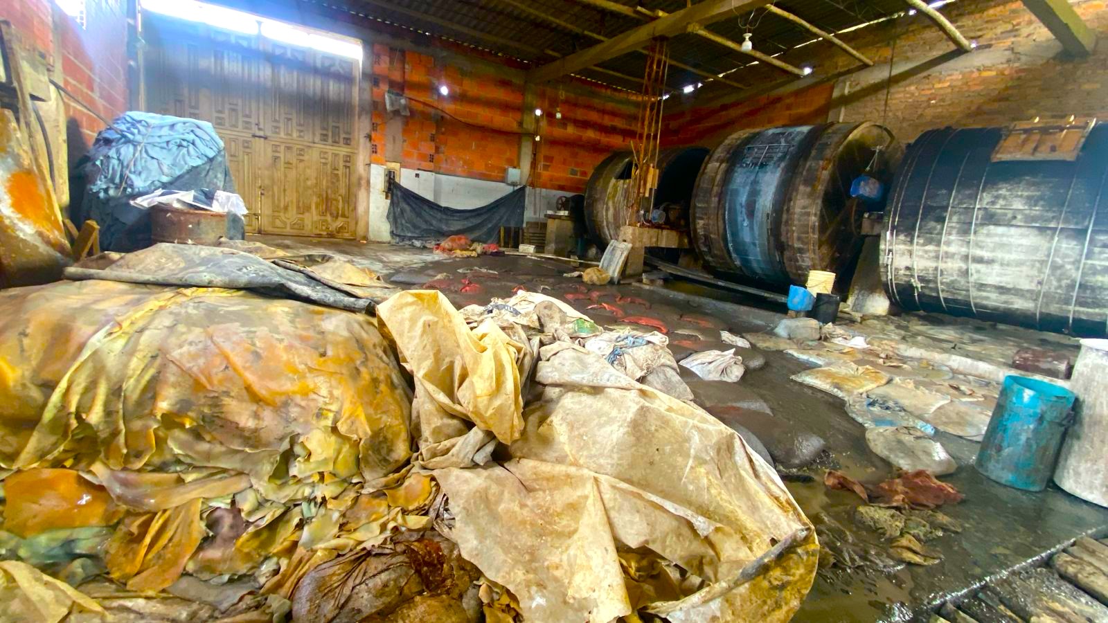 Suspenden curtiembre en Choconta por contaminar el rio Bogota con residuos